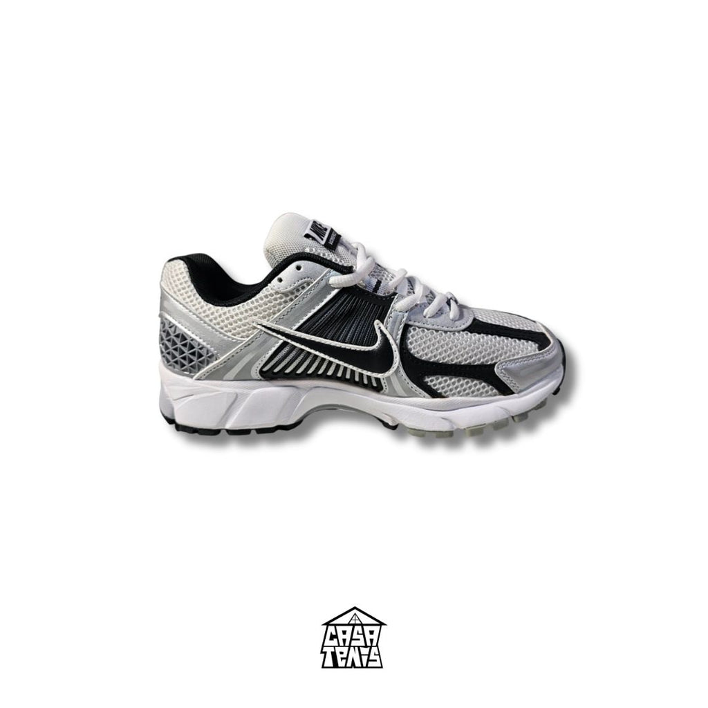 NIKE ZOOM VOMERO 5