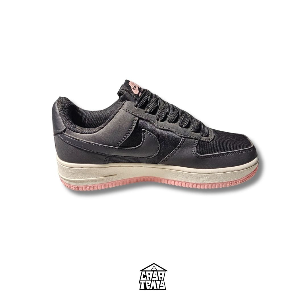 NIKE AIR FORCE ONE