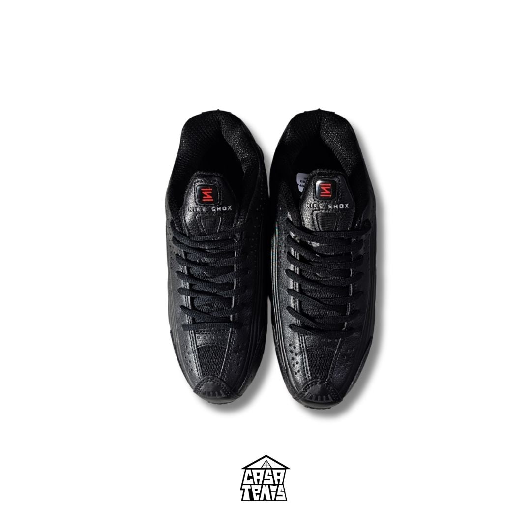 NIKE SHOX R4